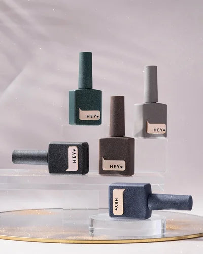 Set of nail polish bottles with & - Photo №4