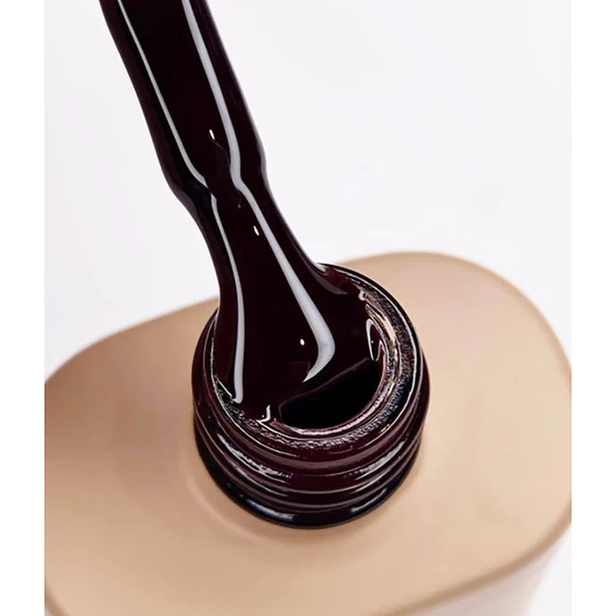 DARK Gel Polish 81 10 ml – brush close-up