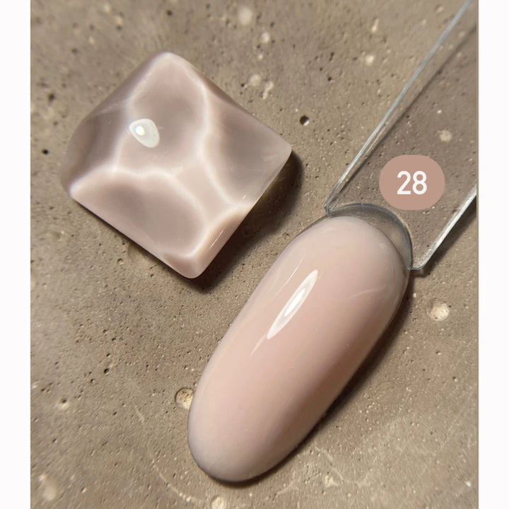 DARK Medium Gel 28 – manicure