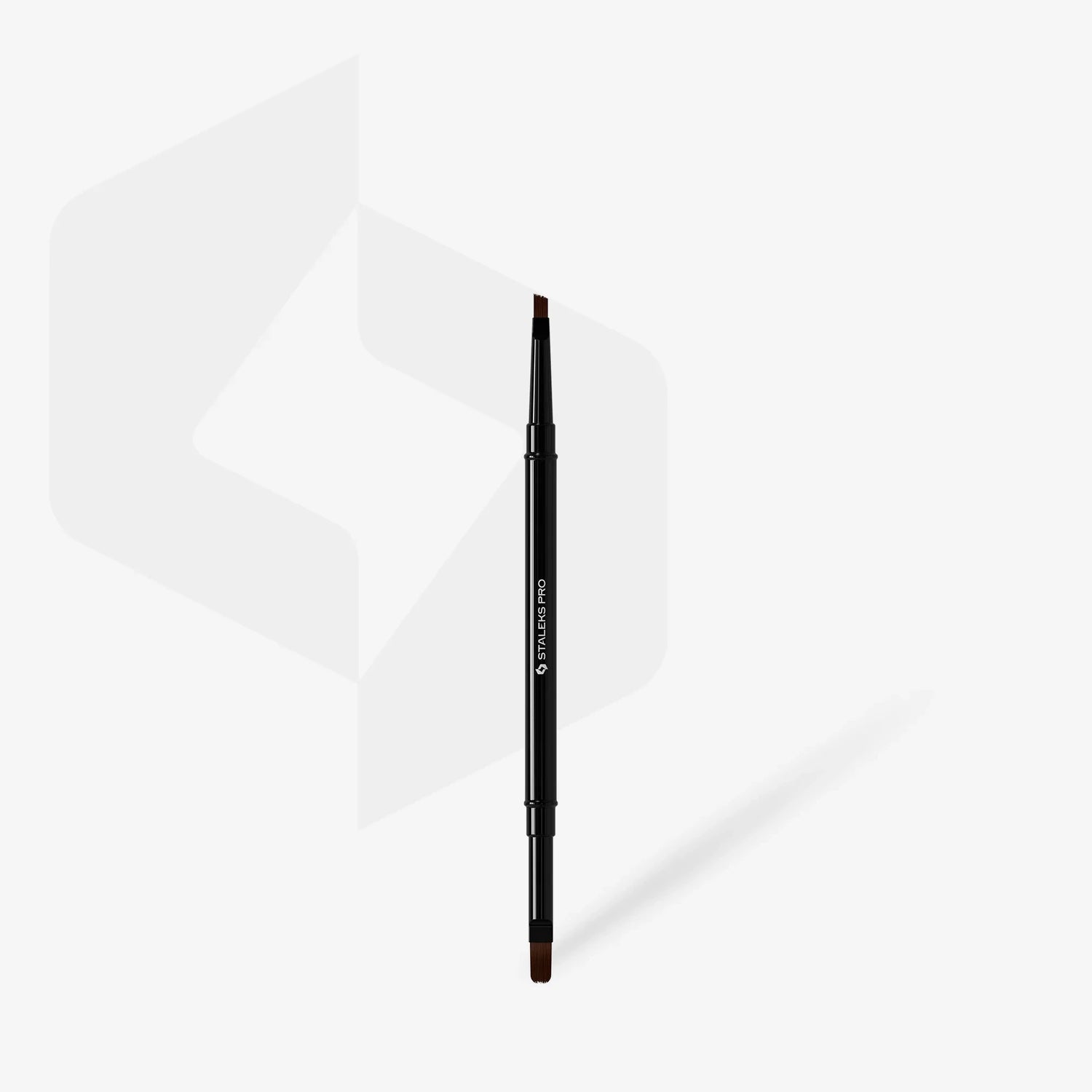 Double-ended nail art brush with fine bristles for precise manicure and pedicure